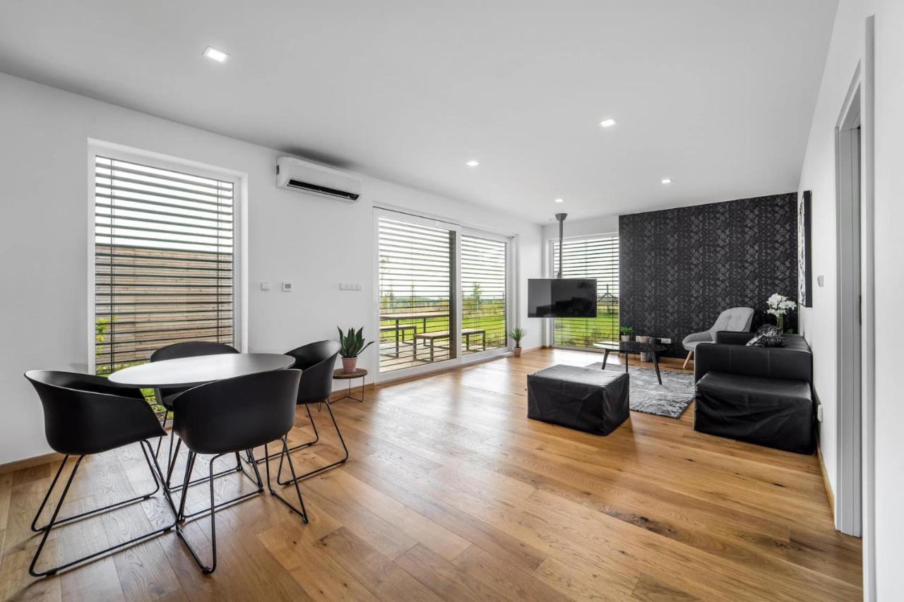 Ferienwohnung Domy Pod Palavou Klentnice Exterior foto