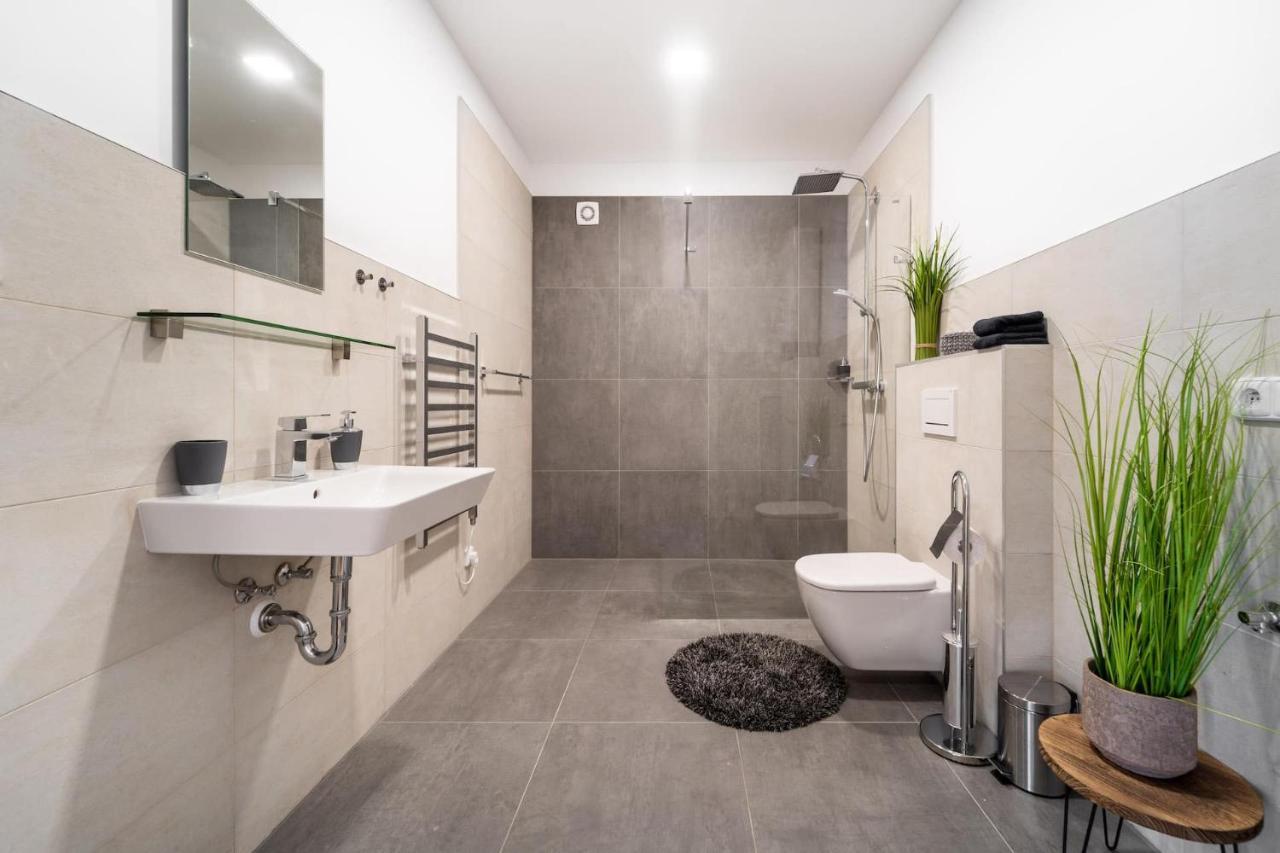 Ferienwohnung Domy Pod Palavou Klentnice Exterior foto