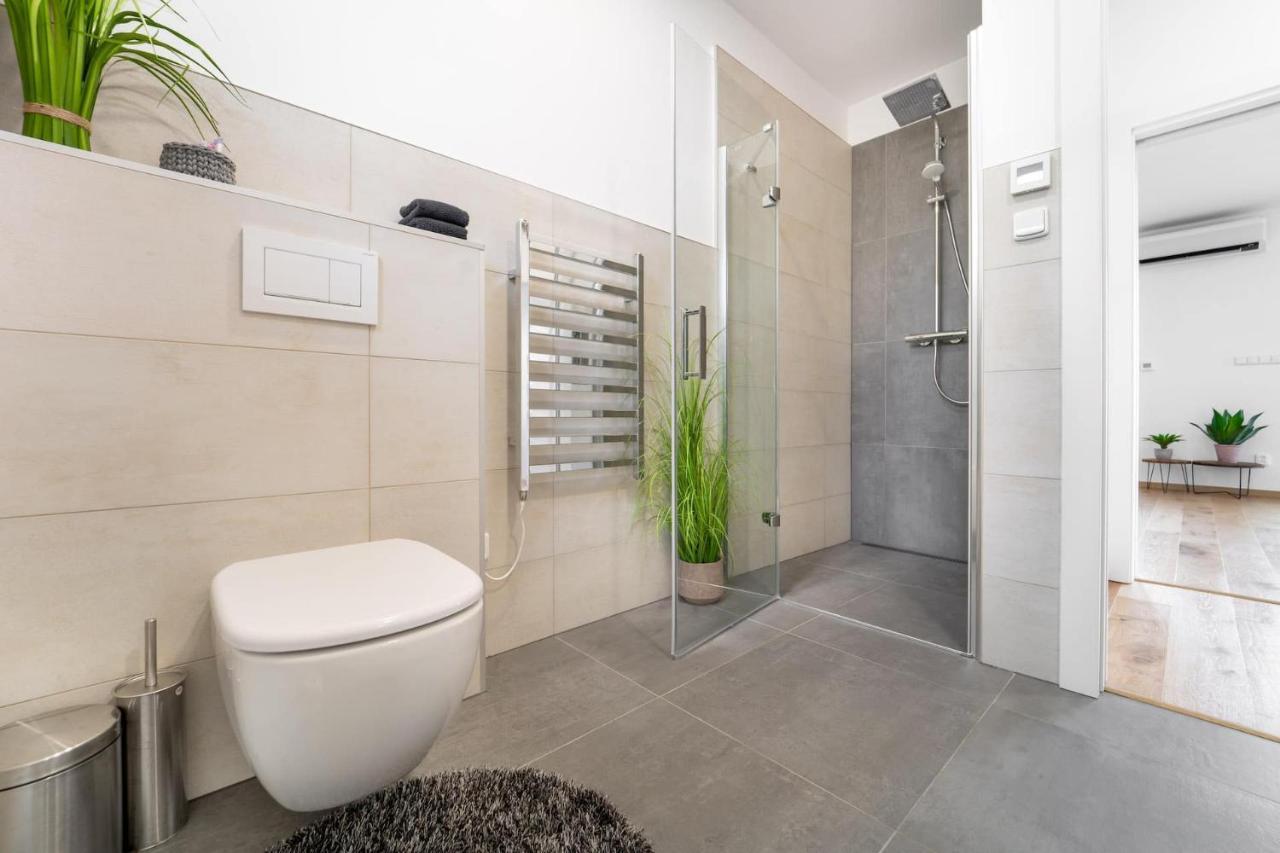 Ferienwohnung Domy Pod Palavou Klentnice Exterior foto